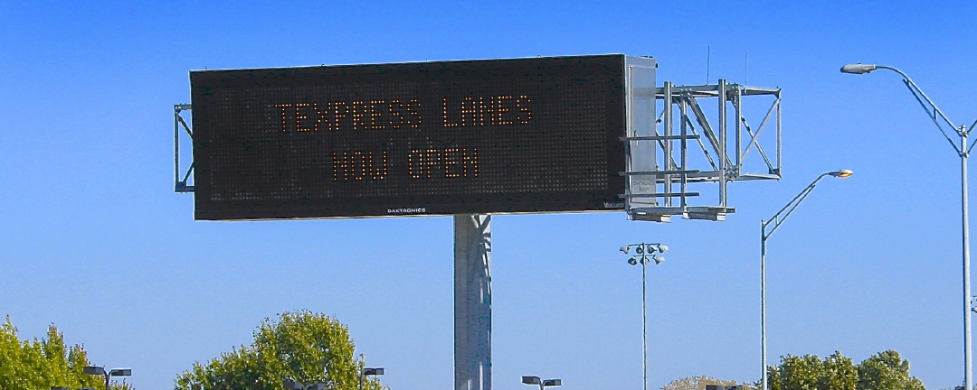 Overhead Balanced Tee Electronic Sign Structure